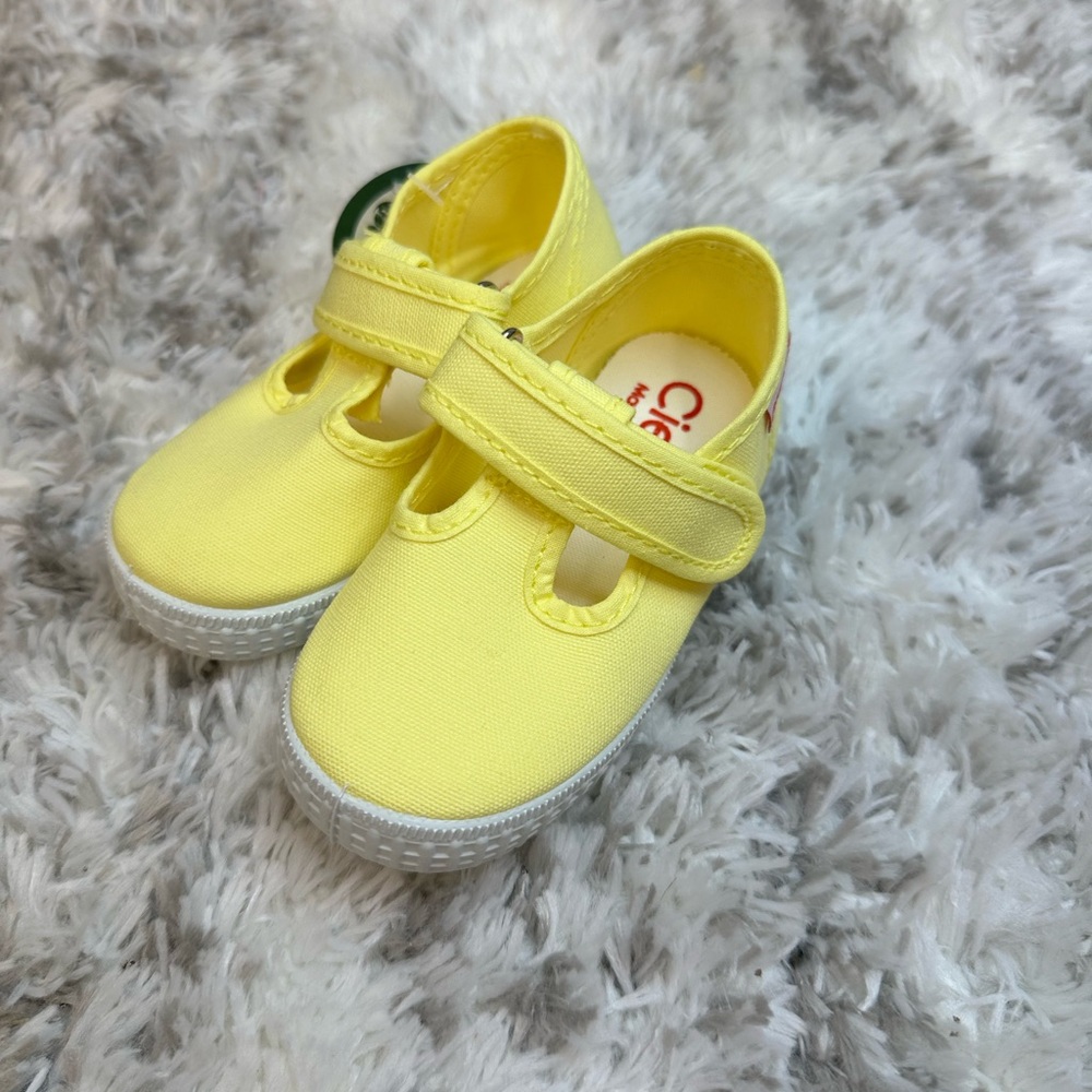 Cienta Yellow Kids Canvas Mary Jane Sneakers - Picture 3 of 6